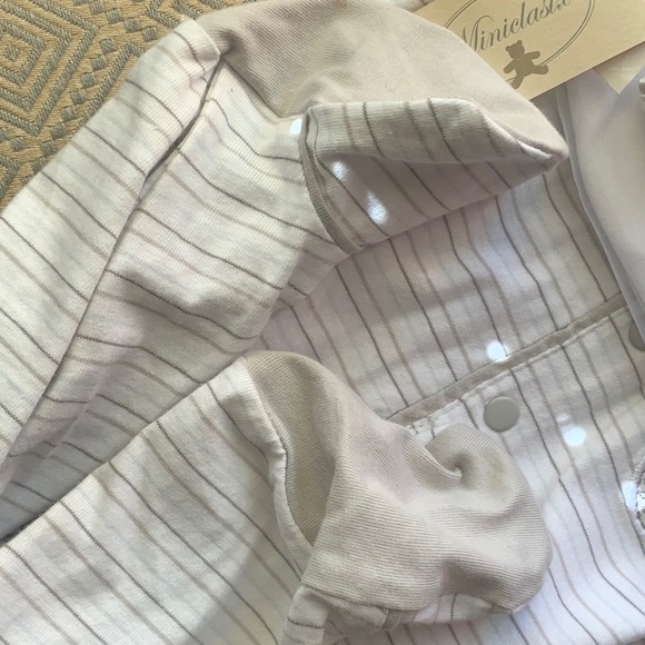 ADORABLE BABY BOY OUTFIT ONE PIECE W/ HAT SAXS WHITE/ w GRAY BLUE STRIPES NEW - Picture 9 of 9